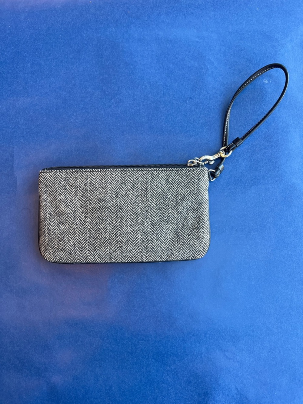 Vintage Coach Herringbone Wristlet Clutch in Black and White EUC - Picture 2 of 7